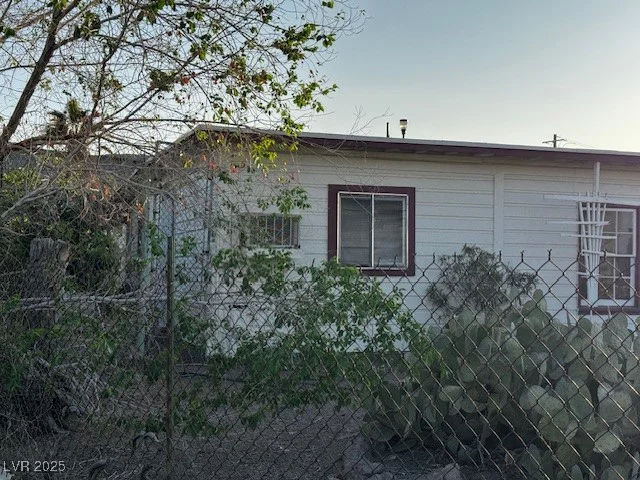 203 Pacific, Henderson, NV 89015