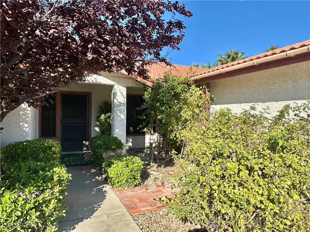 6325 Barkstone, Las Vegas, NV 89108