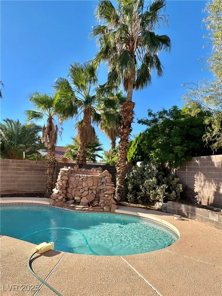 6325 Barkstone, Las Vegas, NV 89108