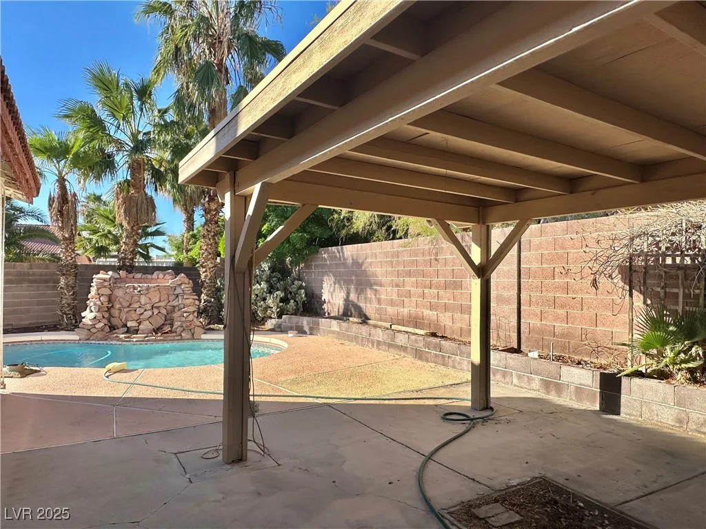 6325 Barkstone, Las Vegas, NV 89108
