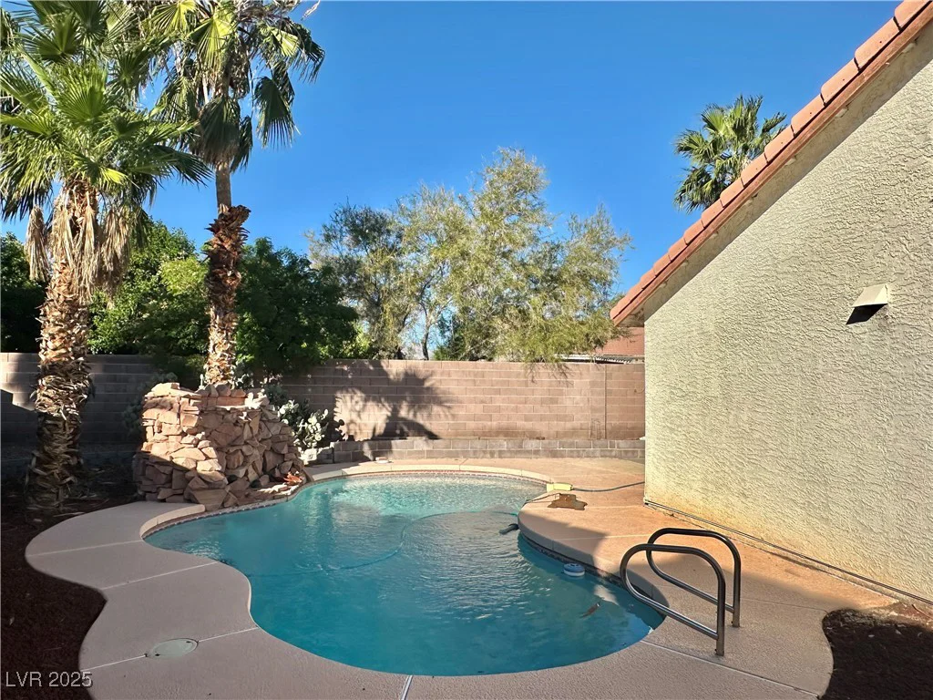 6325 Barkstone, Las Vegas, NV 89108