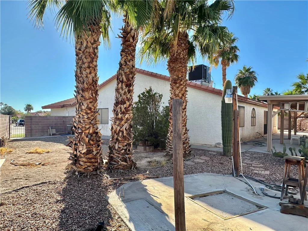 6325 Barkstone, Las Vegas, NV 89108