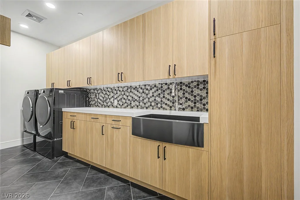 5624 Dapple Gray, Las Vegas, NV 89149