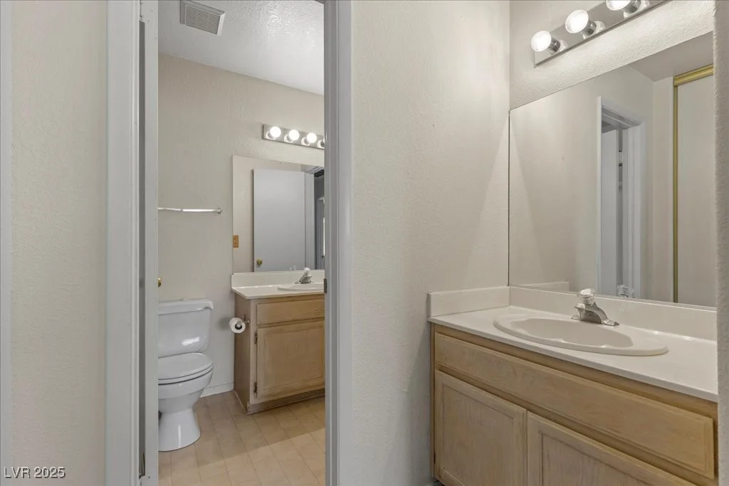 2228 Silver Pine, Las Vegas, NV 89108