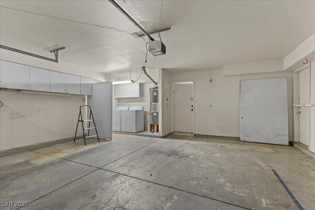 2228 Silver Pine, Las Vegas, NV 89108