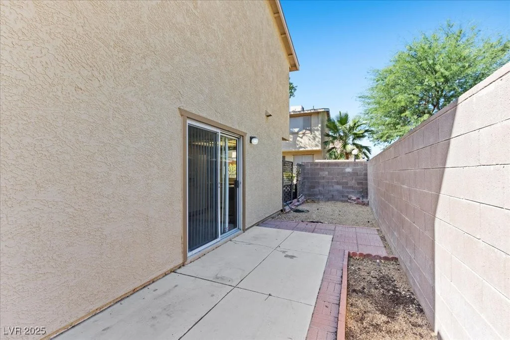 2228 Silver Pine, Las Vegas, NV 89108