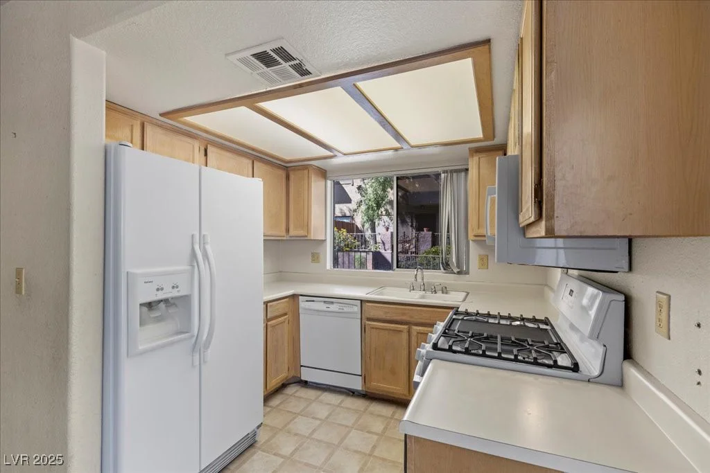 2228 Silver Pine, Las Vegas, NV 89108