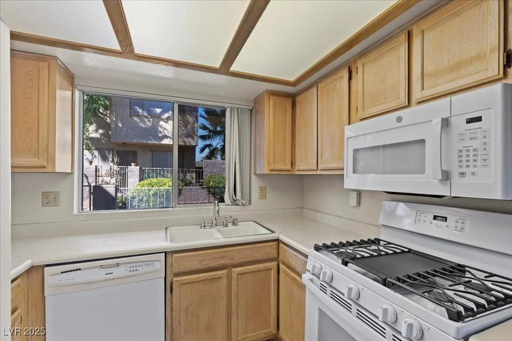 2228 Silver Pine, Las Vegas, NV 89108
