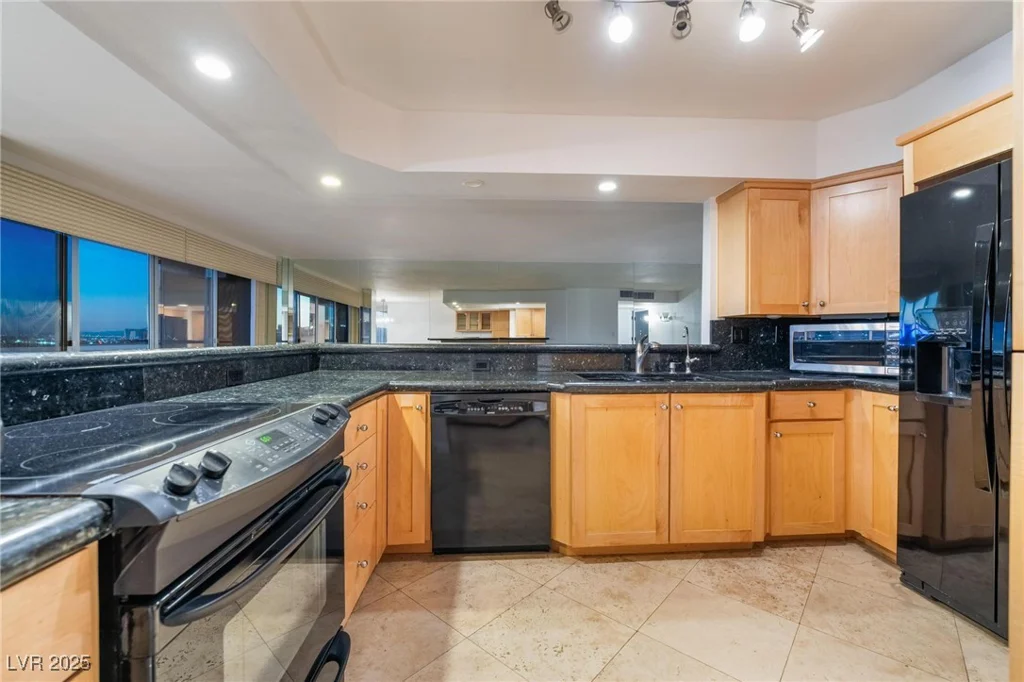 3111 Bel Air, Las Vegas, NV 89109