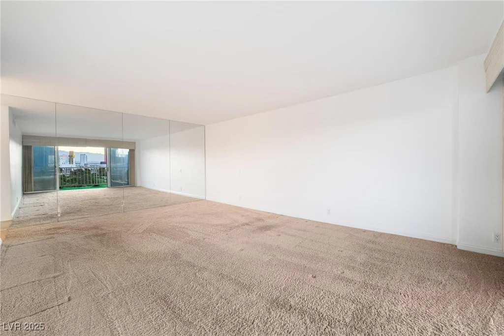 3111 Bel Air, Las Vegas, NV 89109