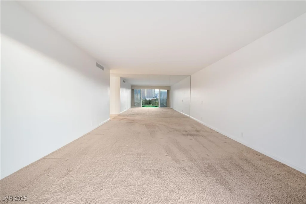 3111 Bel Air, Las Vegas, NV 89109