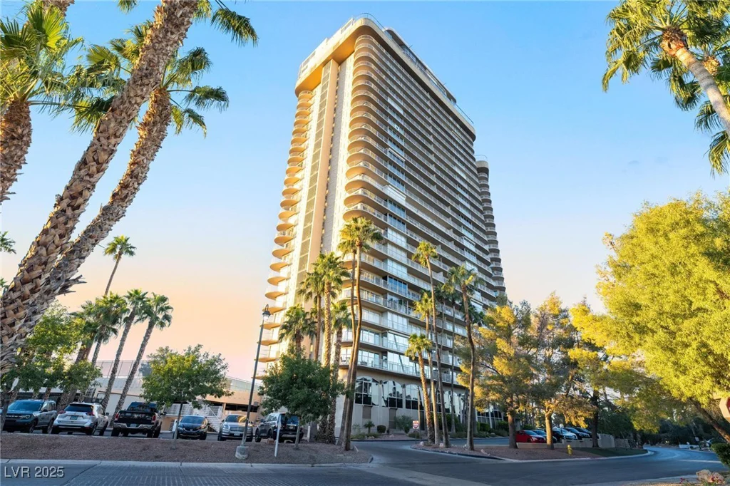 3111 Bel Air, Las Vegas, NV 89109