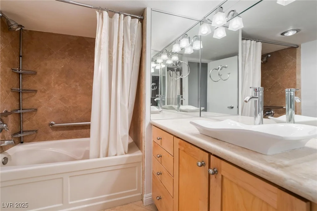 3111 Bel Air, Las Vegas, NV 89109