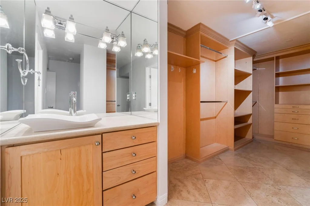 3111 Bel Air, Las Vegas, NV 89109