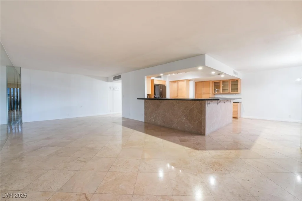 3111 Bel Air, Las Vegas, NV 89109
