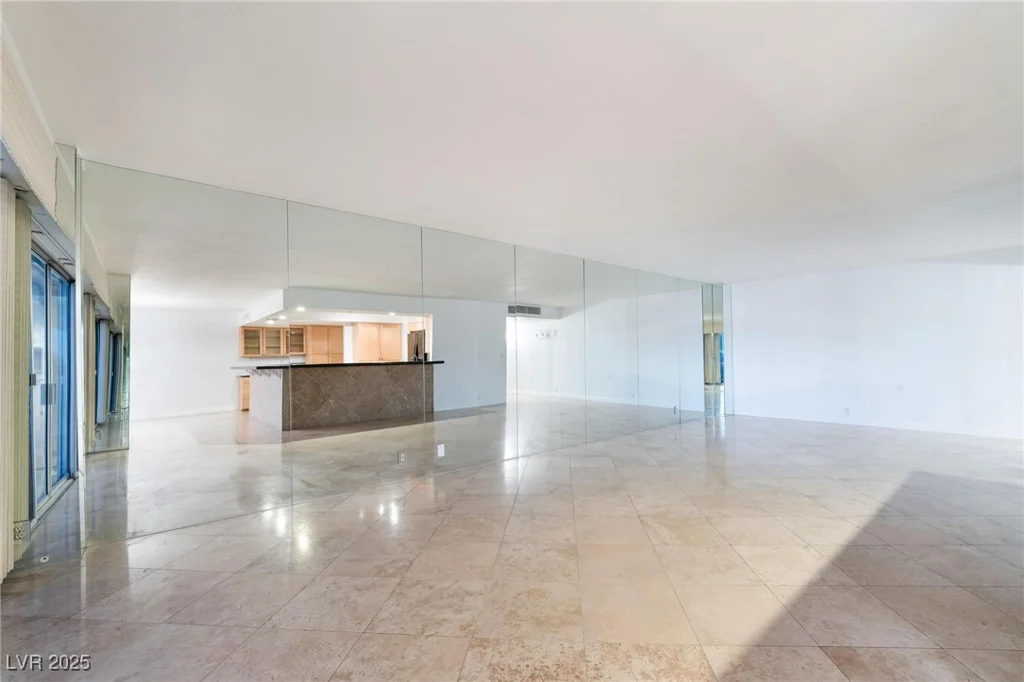 3111 Bel Air, Las Vegas, NV 89109