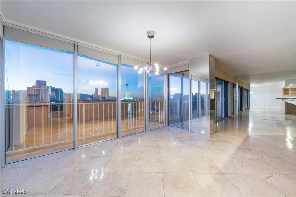 3111 Bel Air, Las Vegas, NV 89109