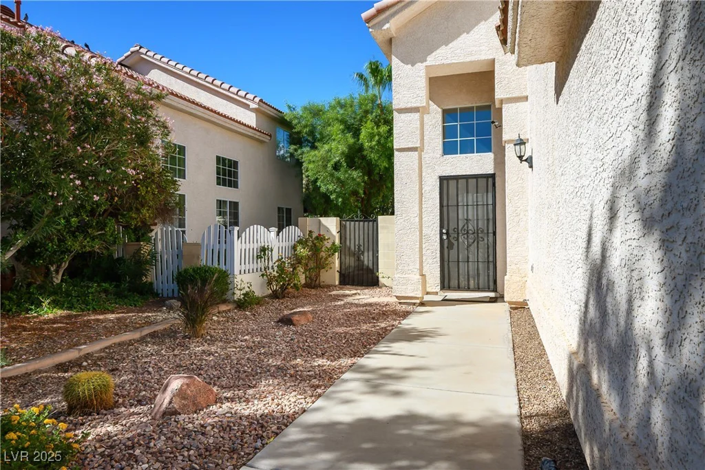 1105 Olvera, Las Vegas, NV 89128