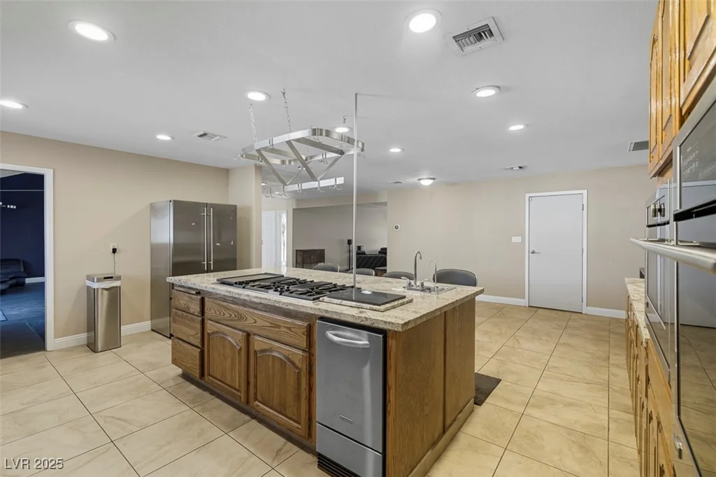 1870 Viking, Las Vegas, NV 89169