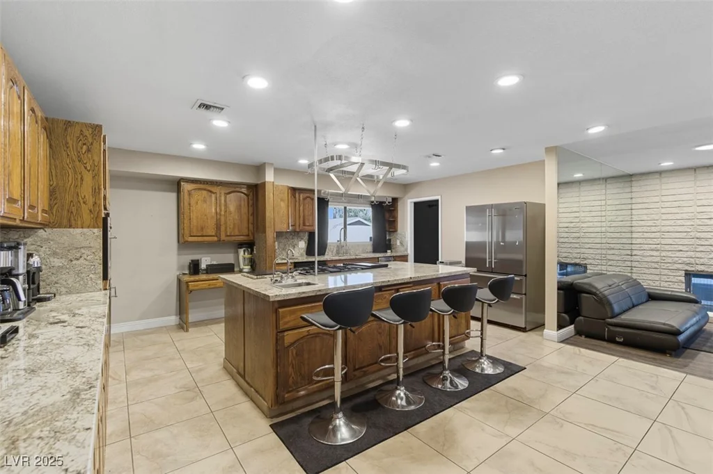 1870 Viking, Las Vegas, NV 89169