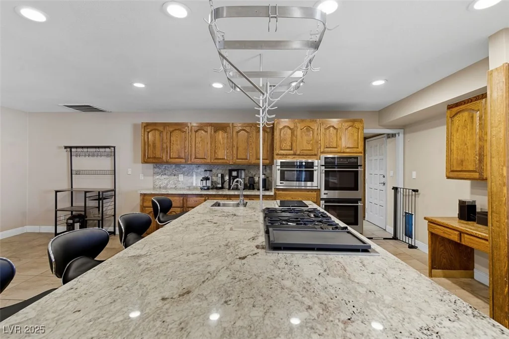 1870 Viking, Las Vegas, NV 89169