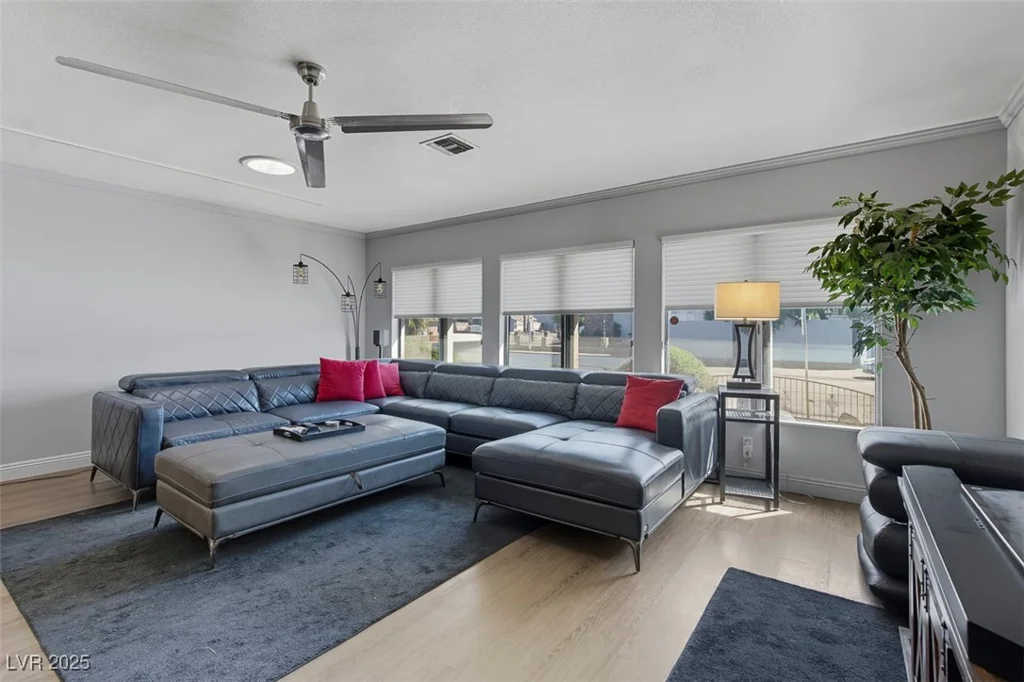 1870 Viking, Las Vegas, NV 89169
