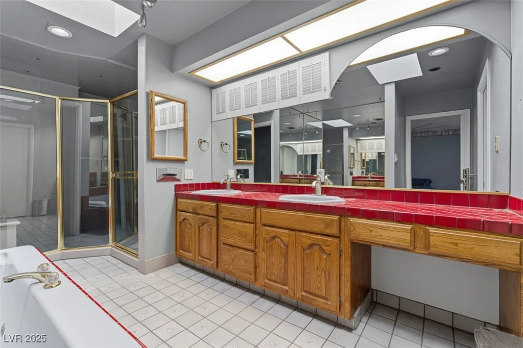 1870 Viking, Las Vegas, NV 89169