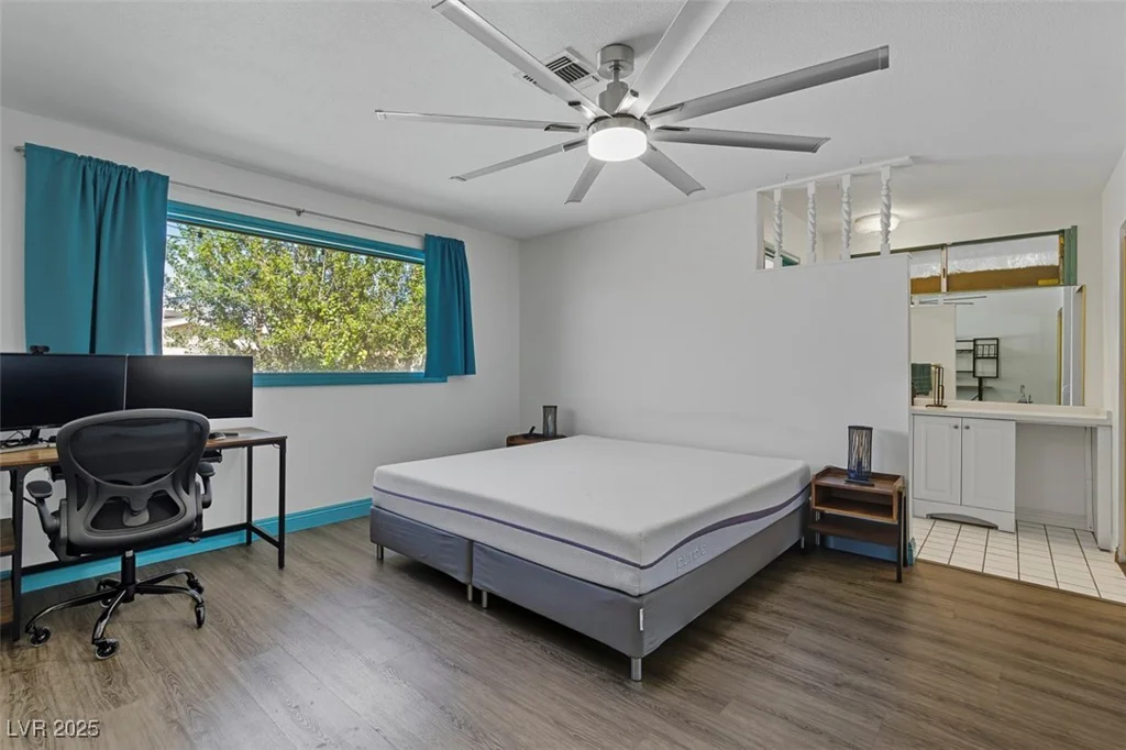 1870 Viking, Las Vegas, NV 89169