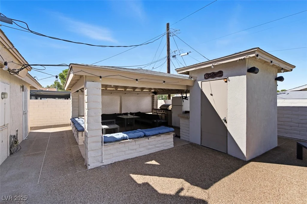 1870 Viking, Las Vegas, NV 89169