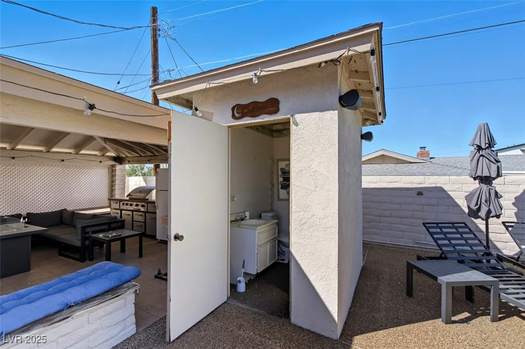 1870 Viking, Las Vegas, NV 89169