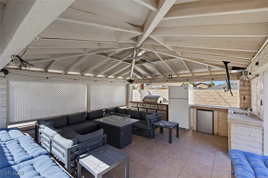 1870 Viking, Las Vegas, NV 89169