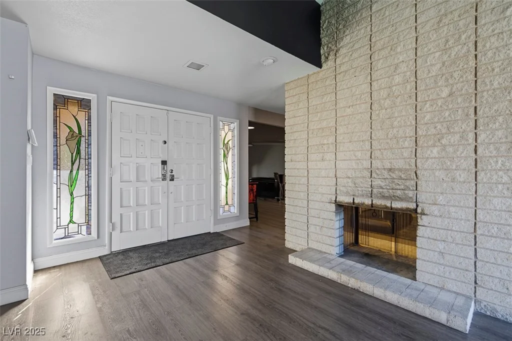 1870 Viking, Las Vegas, NV 89169