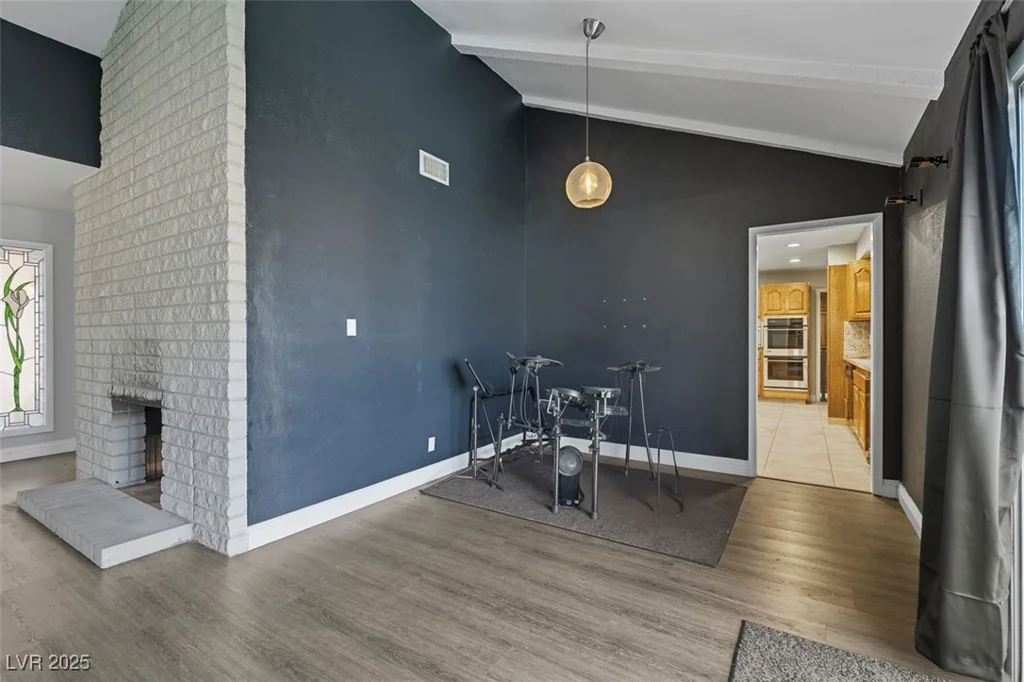 1870 Viking, Las Vegas, NV 89169
