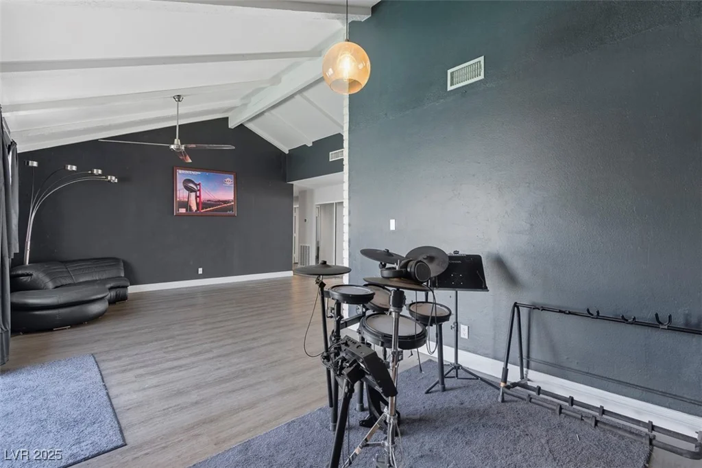 1870 Viking, Las Vegas, NV 89169