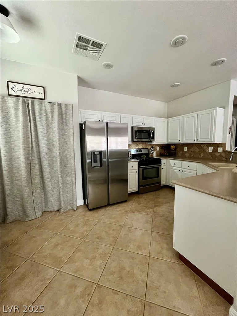 8638 Tom Noon, Las Vegas, NV 89178