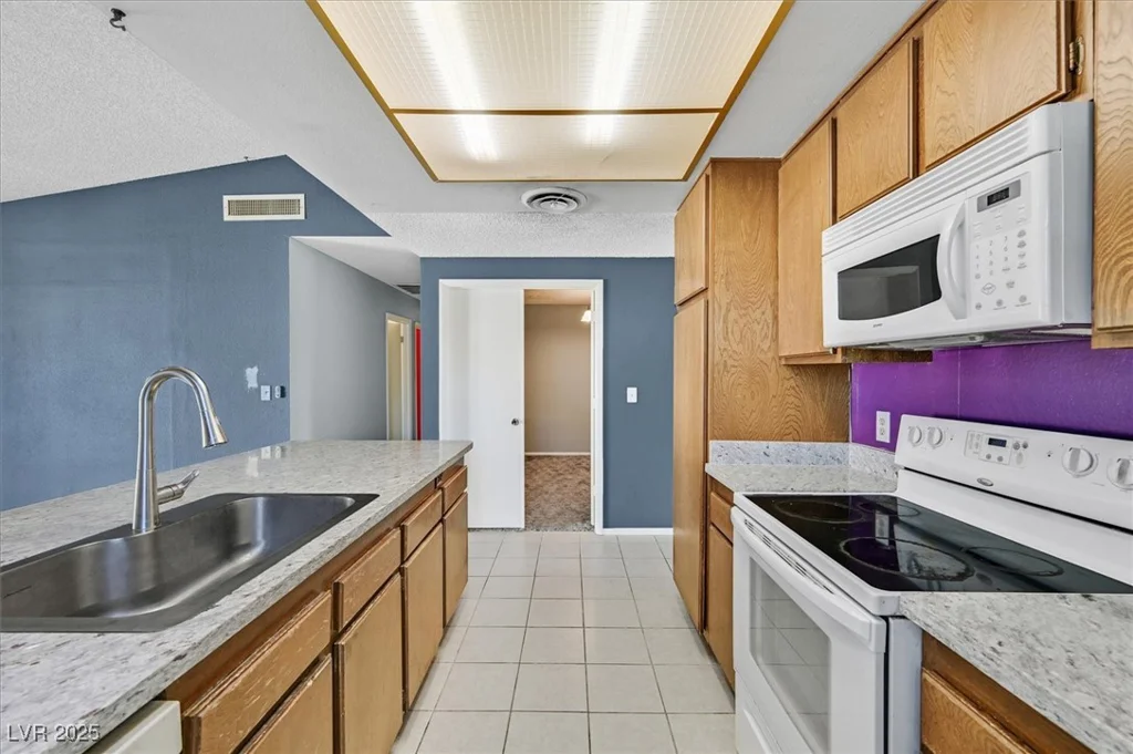 633 Severn, Henderson, NV 89002