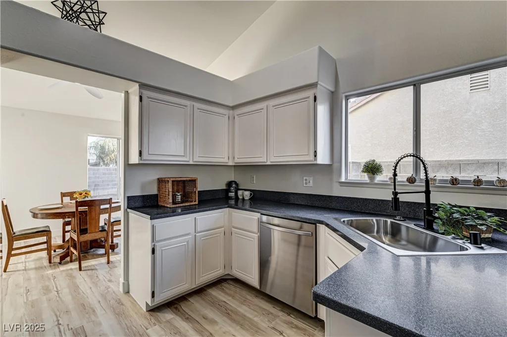 4413 Summer Glen, North Las Vegas, NV 89031