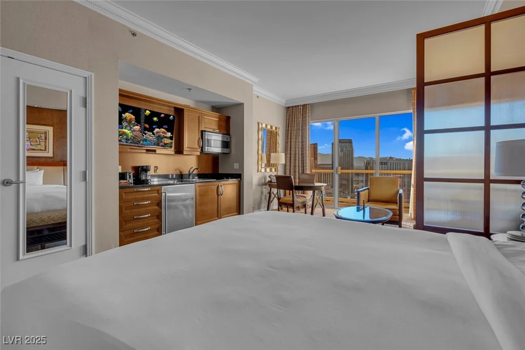 135 Harmon, Las Vegas, NV 89109