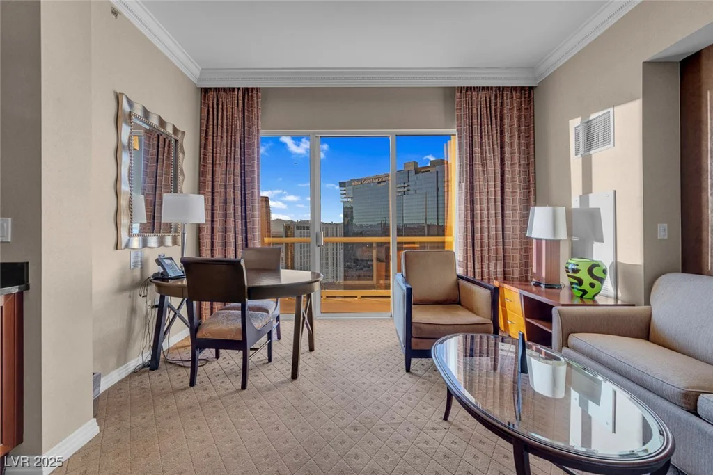 135 Harmon, Las Vegas, NV 89109