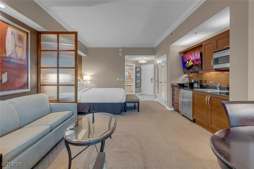 135 Harmon, Las Vegas, NV 89109