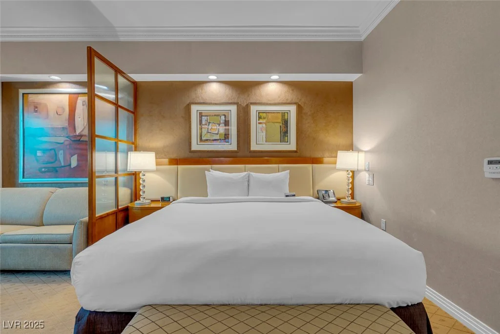 135 Harmon, Las Vegas, NV 89109