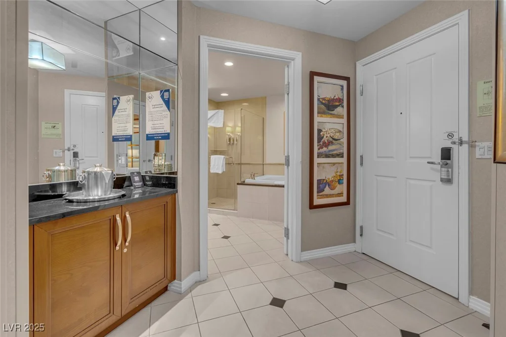 135 Harmon, Las Vegas, NV 89109