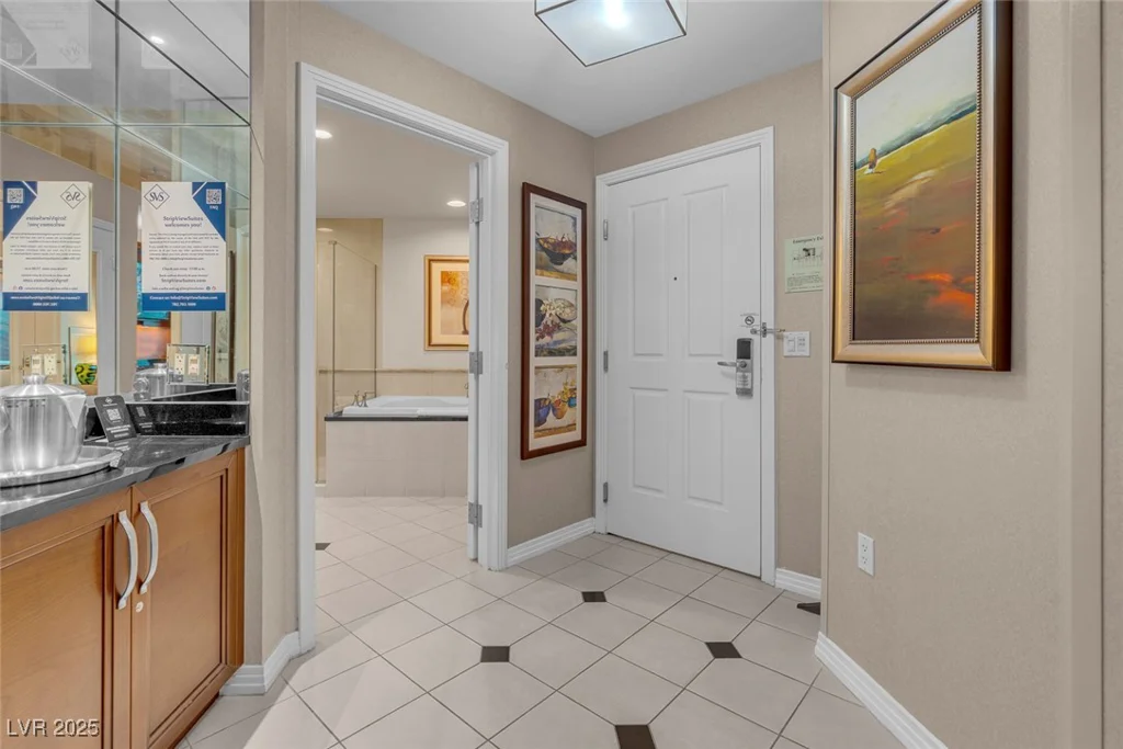 135 Harmon, Las Vegas, NV 89109