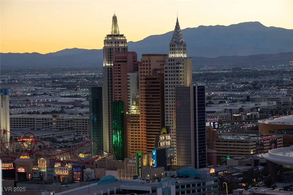 135 Harmon, Las Vegas, NV 89109