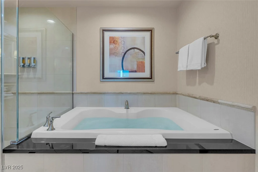 135 Harmon, Las Vegas, NV 89109