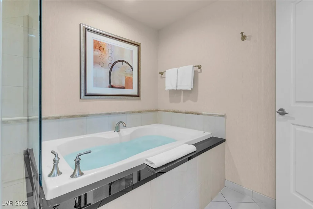 135 Harmon, Las Vegas, NV 89109