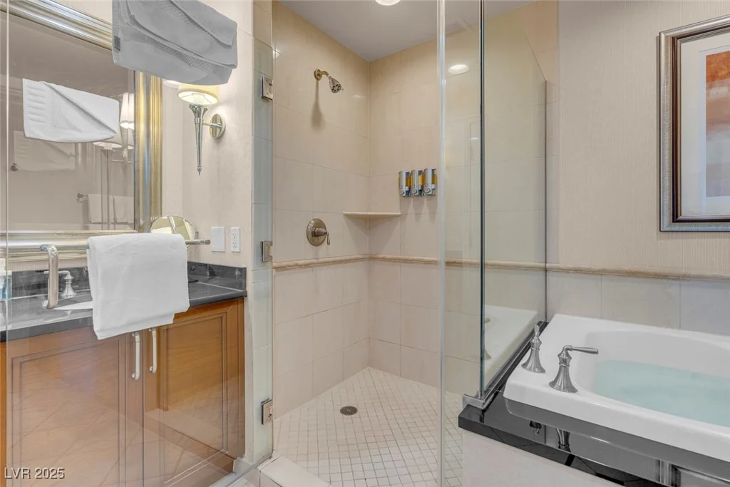 135 Harmon, Las Vegas, NV 89109