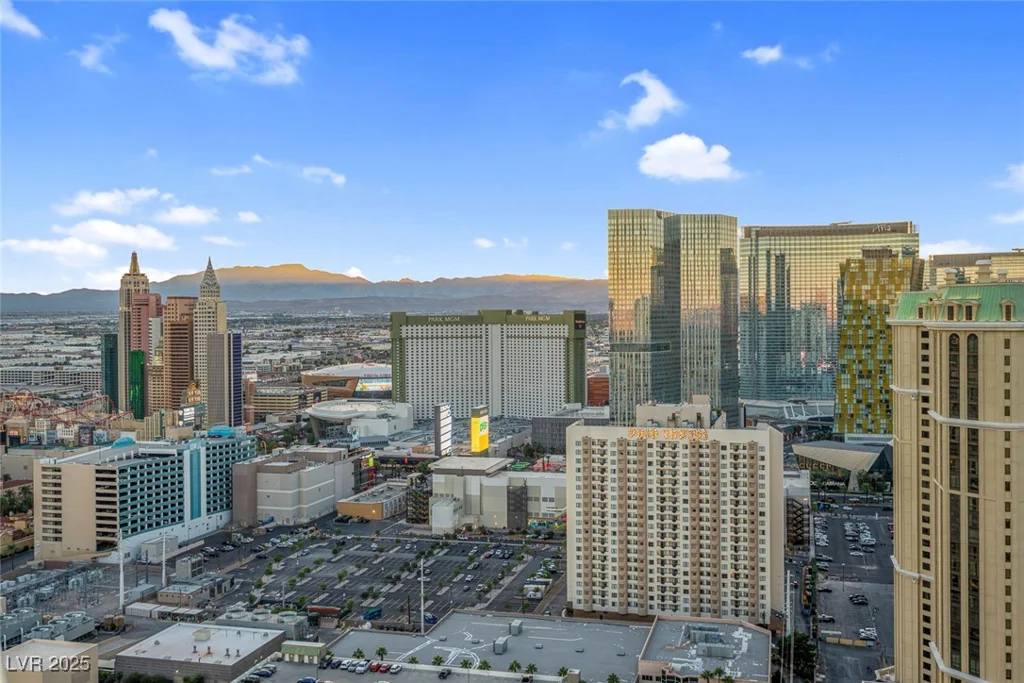 135 Harmon, Las Vegas, NV 89109