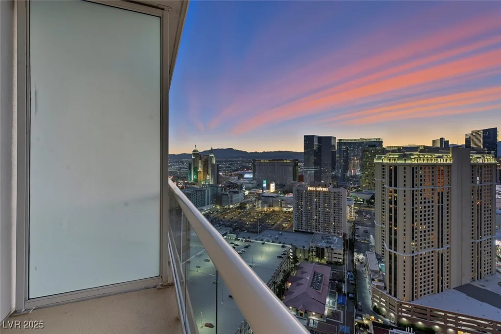 135 Harmon, Las Vegas, NV 89109