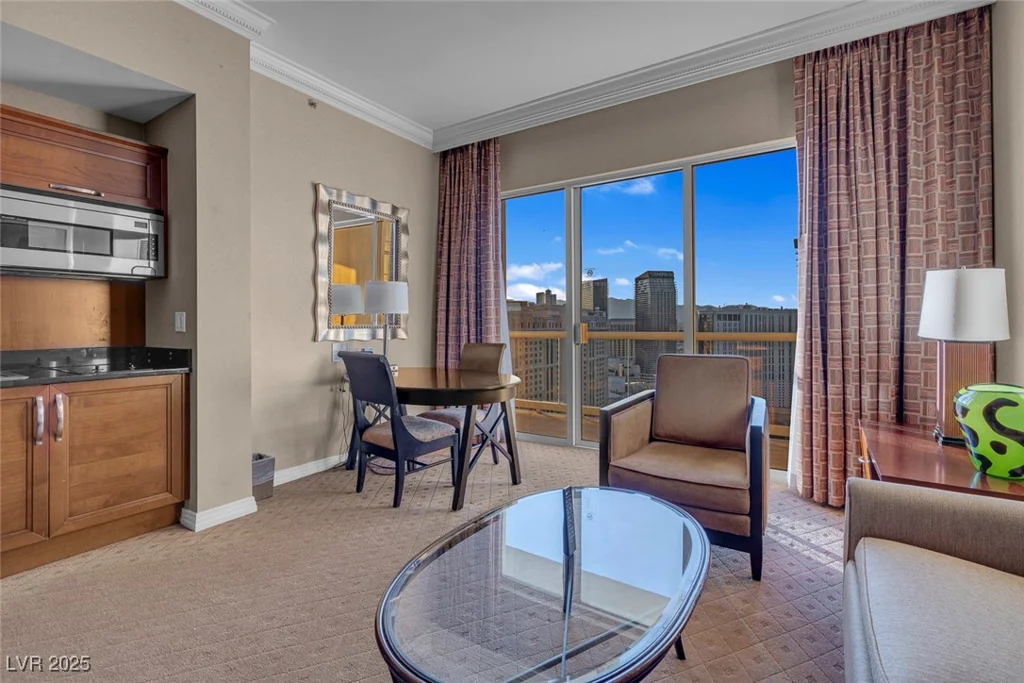 135 Harmon, Las Vegas, NV 89109